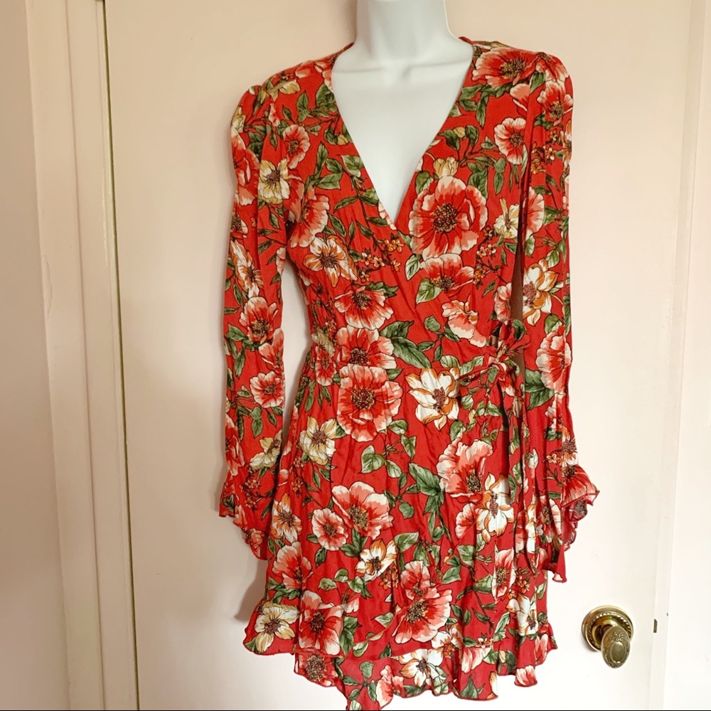 NWT Forever21 Floral wrap dress - size M
